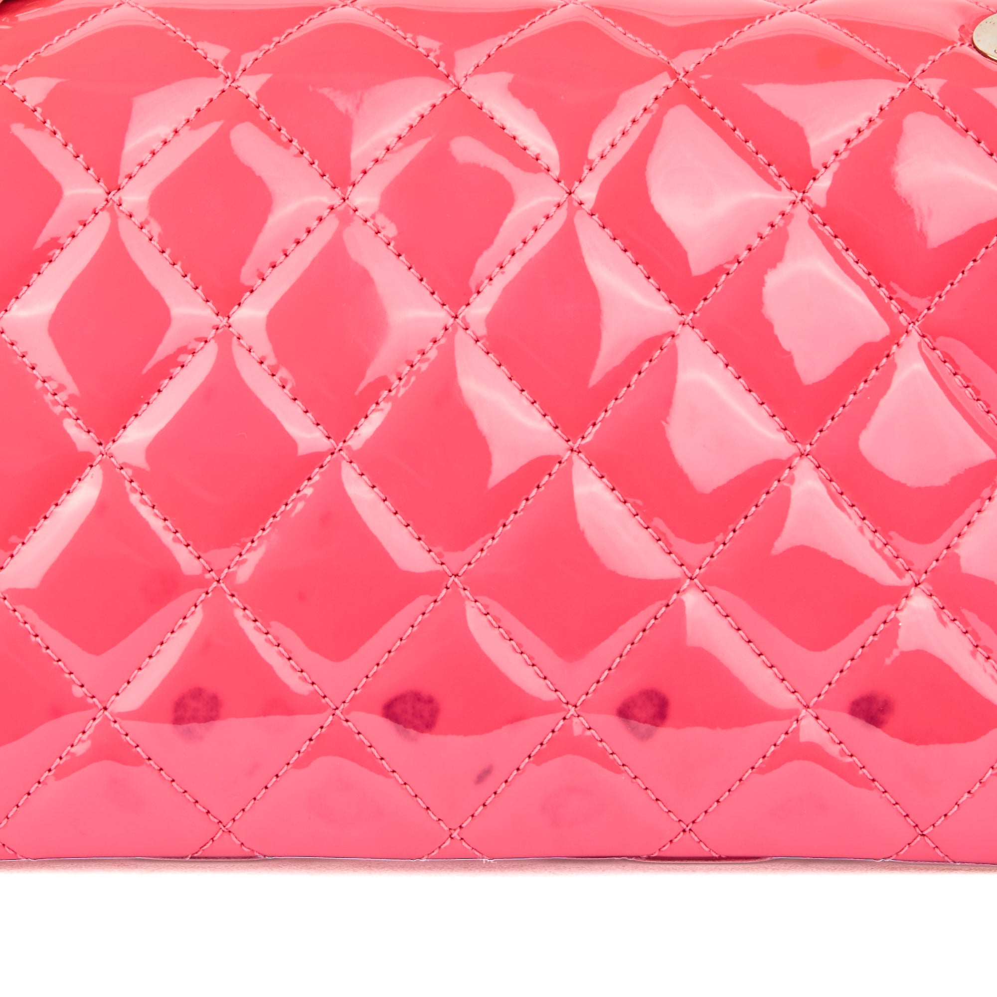 CHANEL - Sac bandoulière Classique Timeless CC  medium matelassé cuir rose matelassé vernis - Handbag