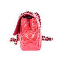 CHANEL - Sac bandoulière Classique Timeless CC  medium matelassé cuir rose matelassé vernis - Handbag