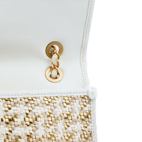 CHANEL - Sac à main Classique Flap bag Timeless raphia blanc doré - Handbag