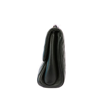 CHANEL - Sac bandoulière Fold Up Again Flap matelassé cuir noir - Handbag