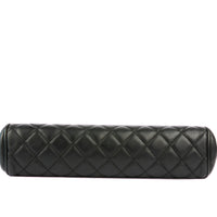 CHANEL - Sac bandoulière Fold Up Again Flap matelassé cuir noir - Handbag