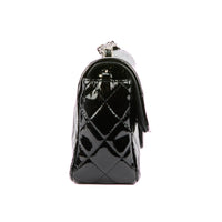 CHANEL - Sac bandoulière Mini Timeless Classique cuir vernis noir - Handbag
