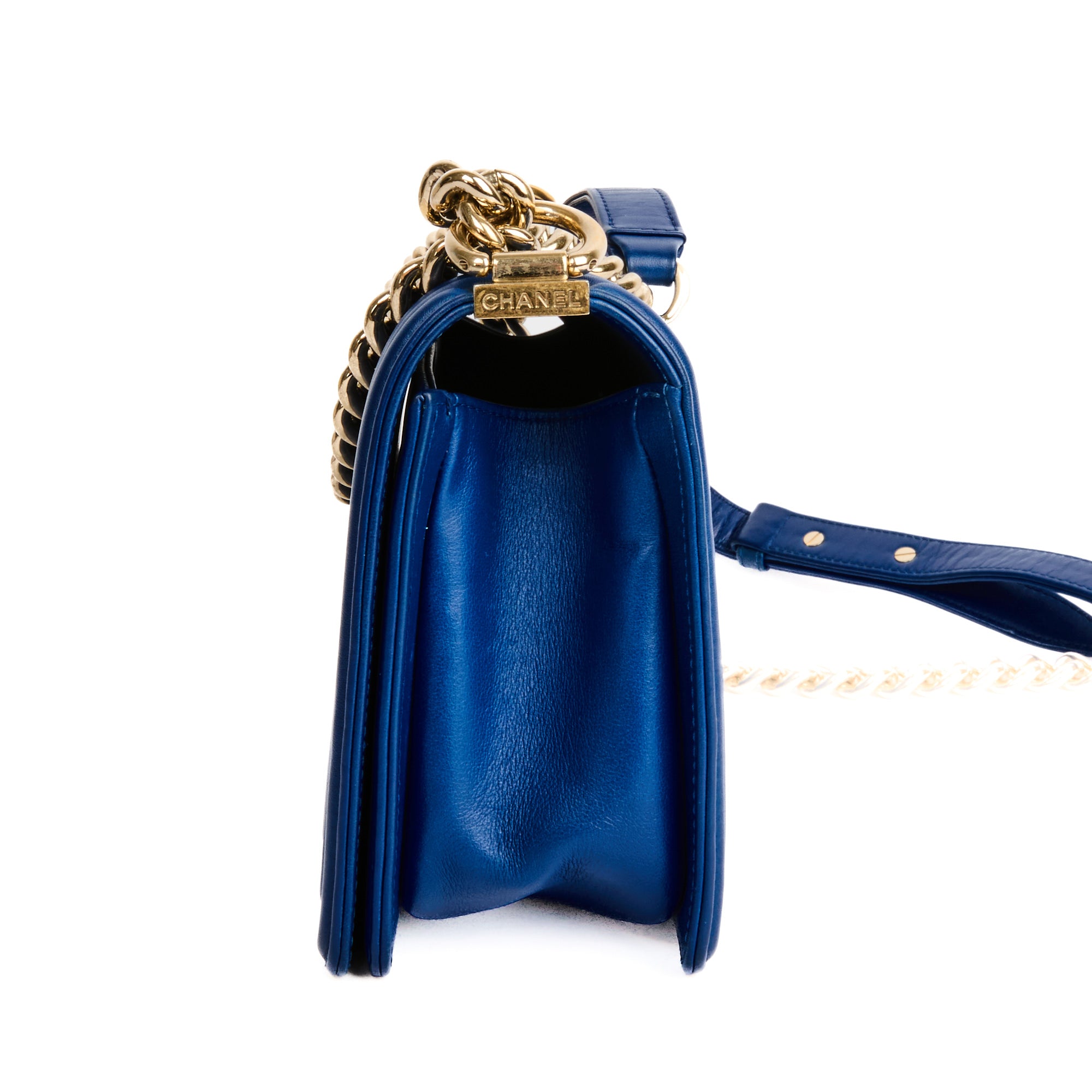 CHANEL - Sac Bandoulière Boy Medium cuir bleu - Hand Bag