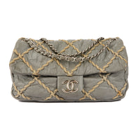 CHANEL - Sac à main Classique Logo CC Stitches cuir gris - Handbag