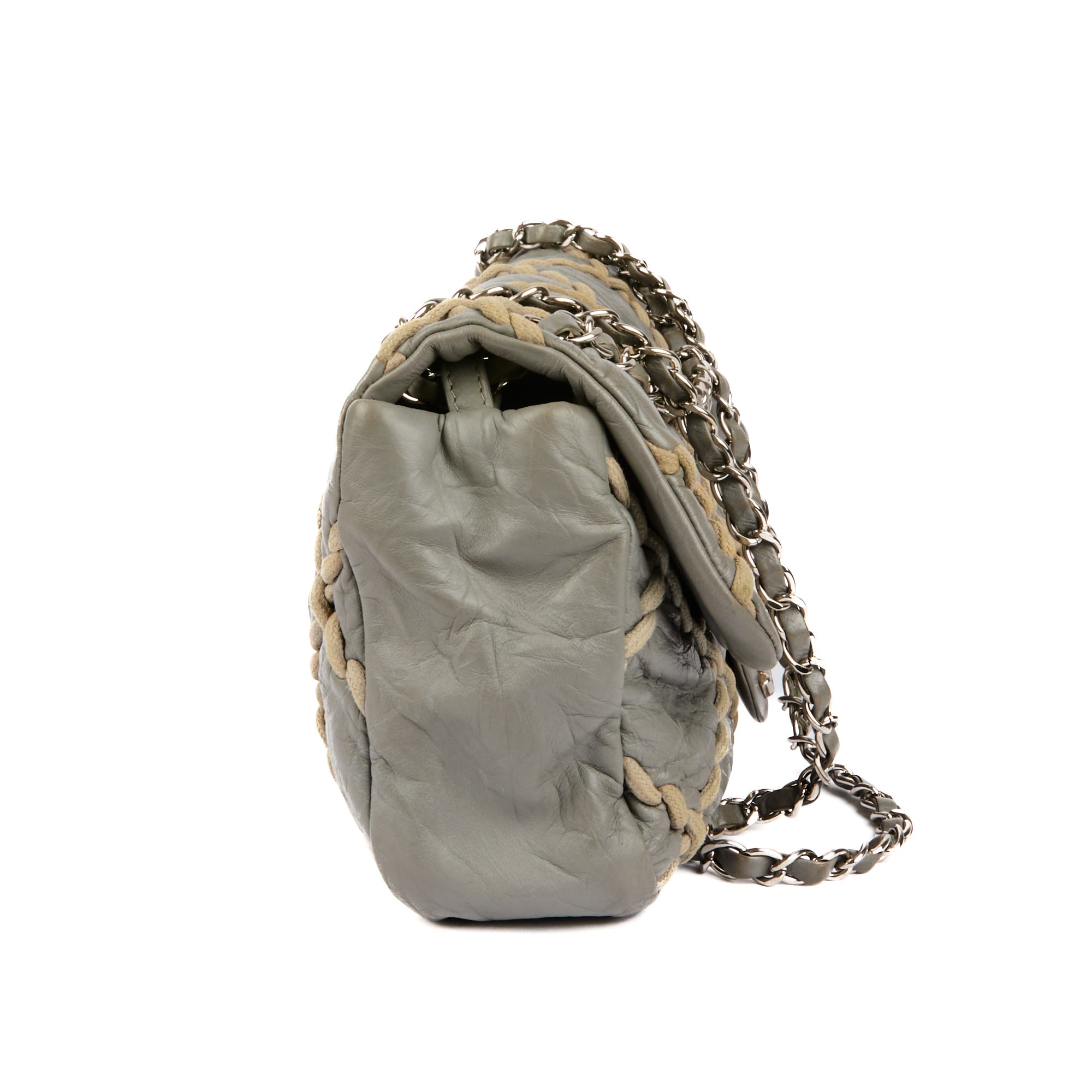 CHANEL - Sac à main Classique Logo CC Stitches cuir gris - Handbag