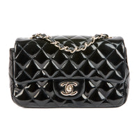 CHANEL - Sac bandoulière Mini Classique cuir vernis noir - Handbag