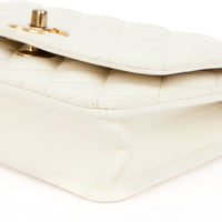 CHANEL - Sac à main wallet on chain Classique Charms cuir blanc - Handbag
