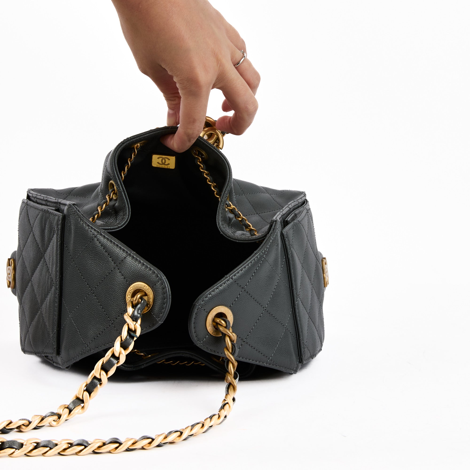 CHANEL - Sac bandoulière 25 Small cuir Caviar gris - Handbag