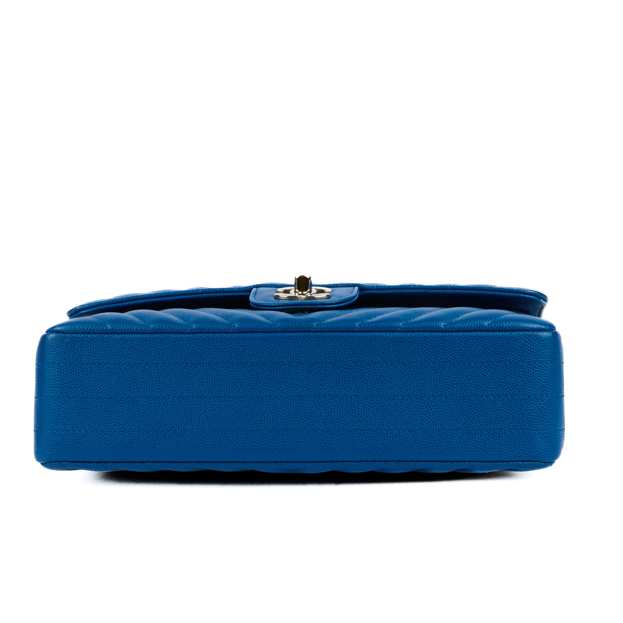 CHANEL - Sac bandoulière Timeless 11.12 cuir chevron caviar bleu - Handbag