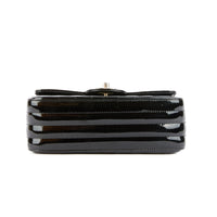 CHANEL - Sac bandoulière Mini Timeless cuir chevron verni noir - Handbag