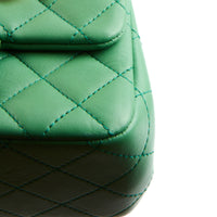 CHANEL - Sac bandoulière Mini Square Classique cuir vert perle - Handbag