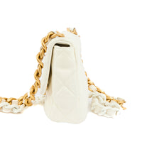 CHANEL - Sac Mini square cuir matelassé blanc