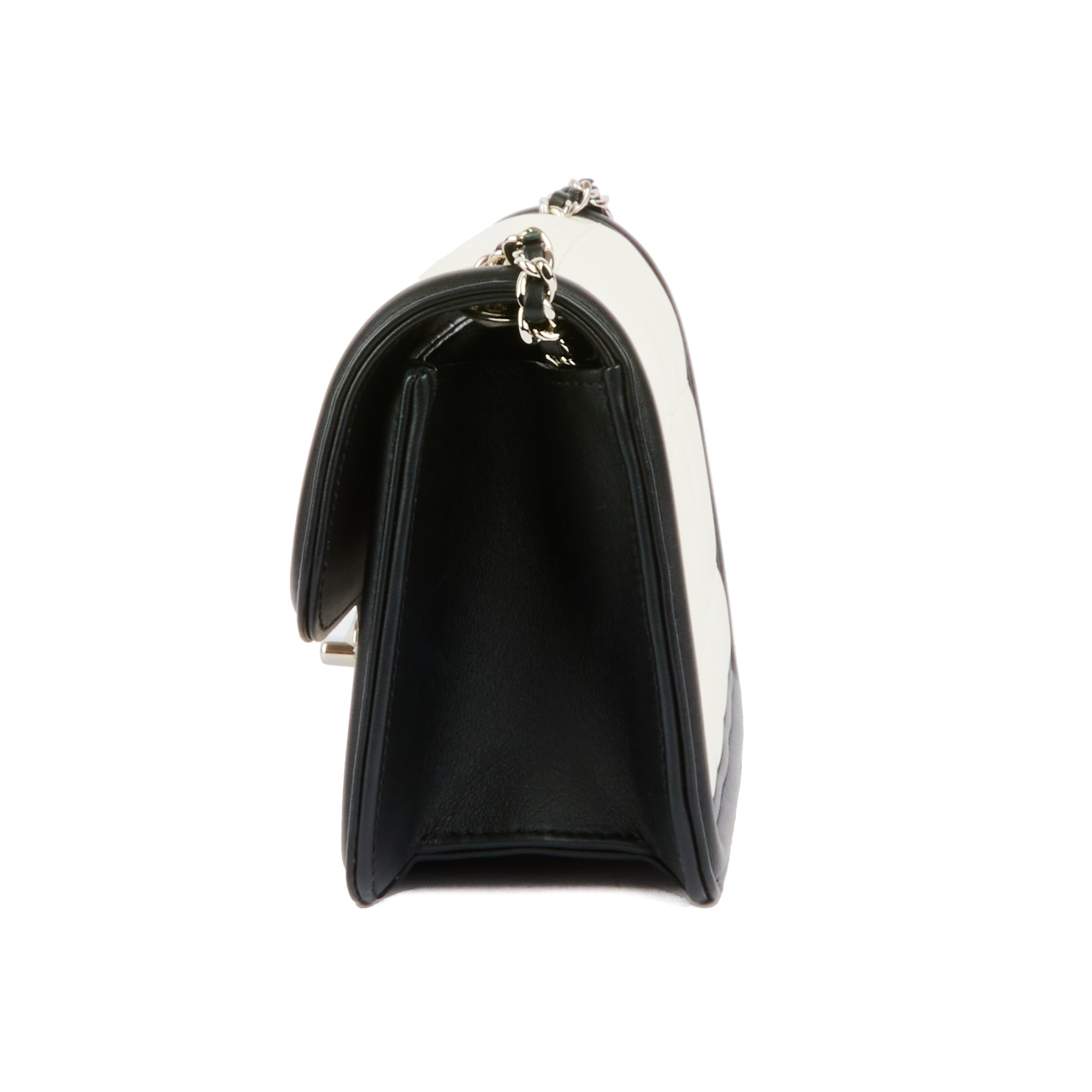 CHANEL - Sac bandoulière Mini Flap cuir blanc et noir - Handbag