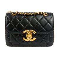 CHANEL - Sac bandoulière Classique cuir matelassé noir boucle CC - Handbag