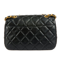 CHANEL - Sac bandoulière Classique cuir matelassé noir boucle CC - Handbag