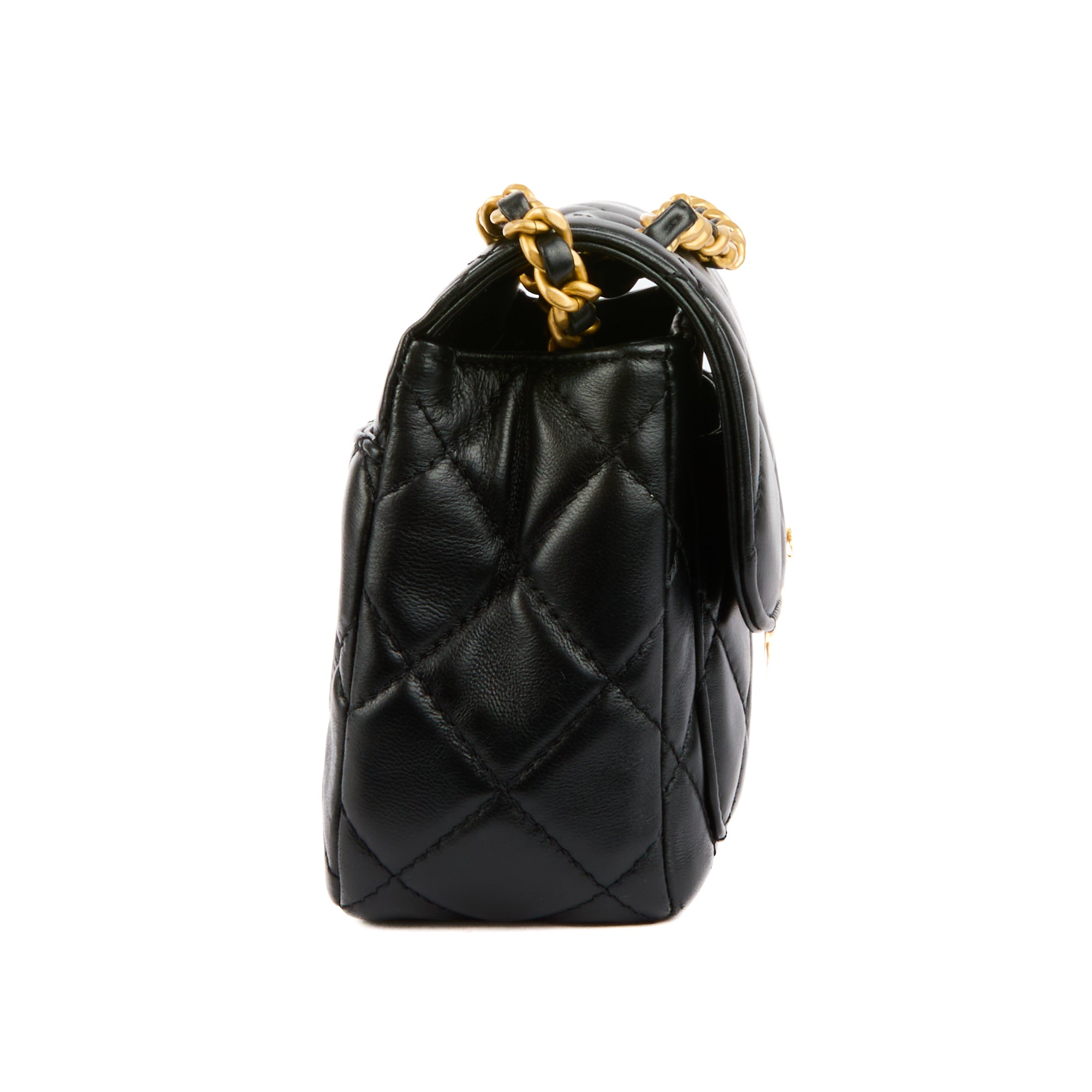 CHANEL - Sac bandoulière Classique cuir matelassé noir boucle CC - Handbag