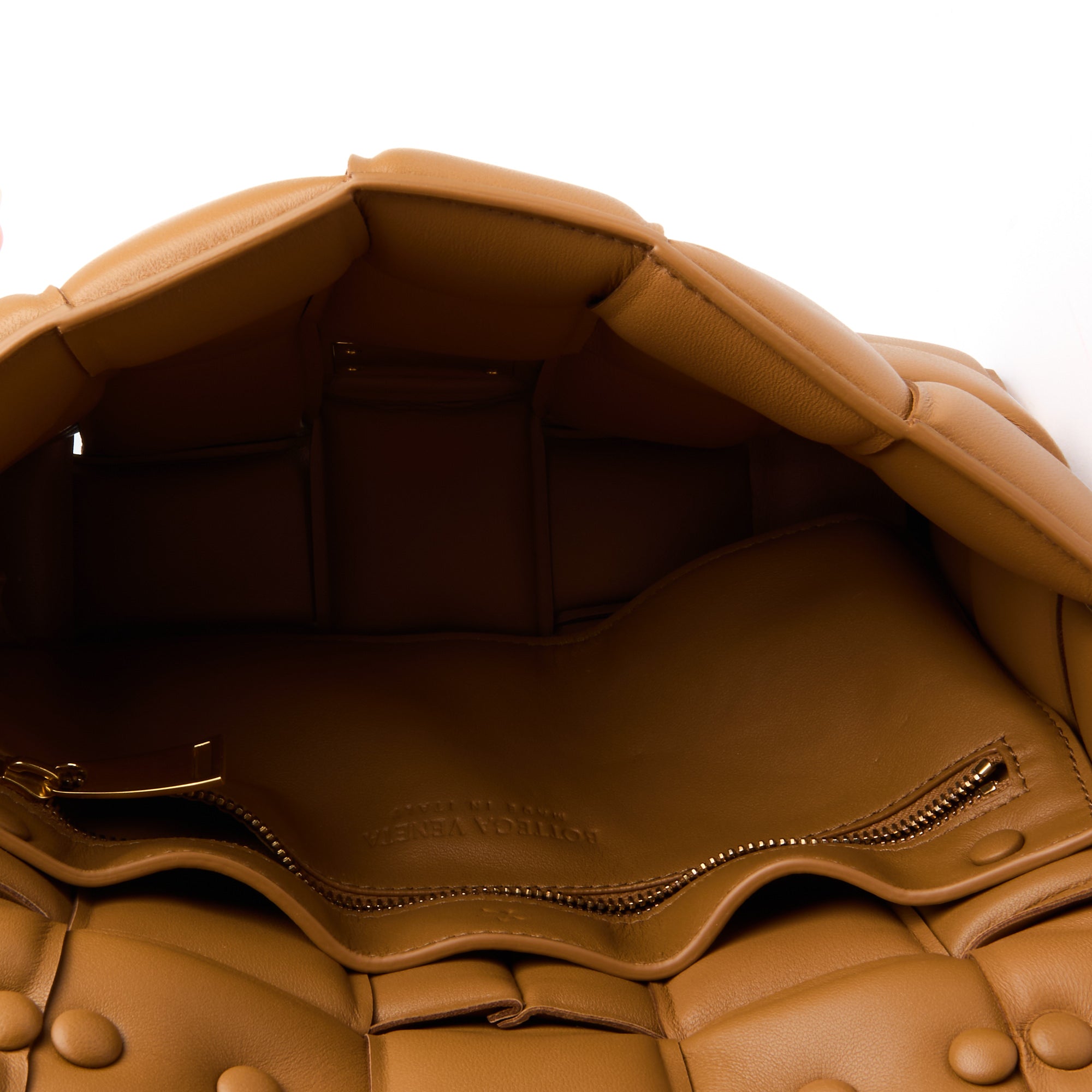BOTTEGA VENETA - Sac bandoulière Cassette Padded cuir Intreccio camel - Handbag