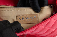 CHANEL - Sac à main Coco Boy Small Cuir Vernis Rouge - Shoulder Bag