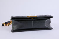 CHANEL - Sac à main Boy Caviar Noir Doré - Shoulder Bag