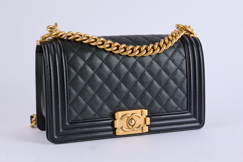 CHANEL - Sac à main Boy Caviar Noir Doré - Shoulder Bag