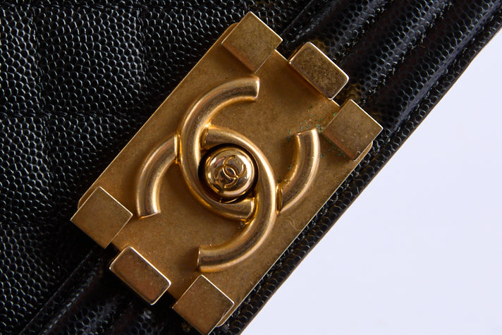 CHANEL - Sac à main Boy Caviar Noir Doré - Shoulder Bag