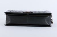 CHANEL - Sac bandoulière Grand Boy cuir Vernis Noir - Hand bag