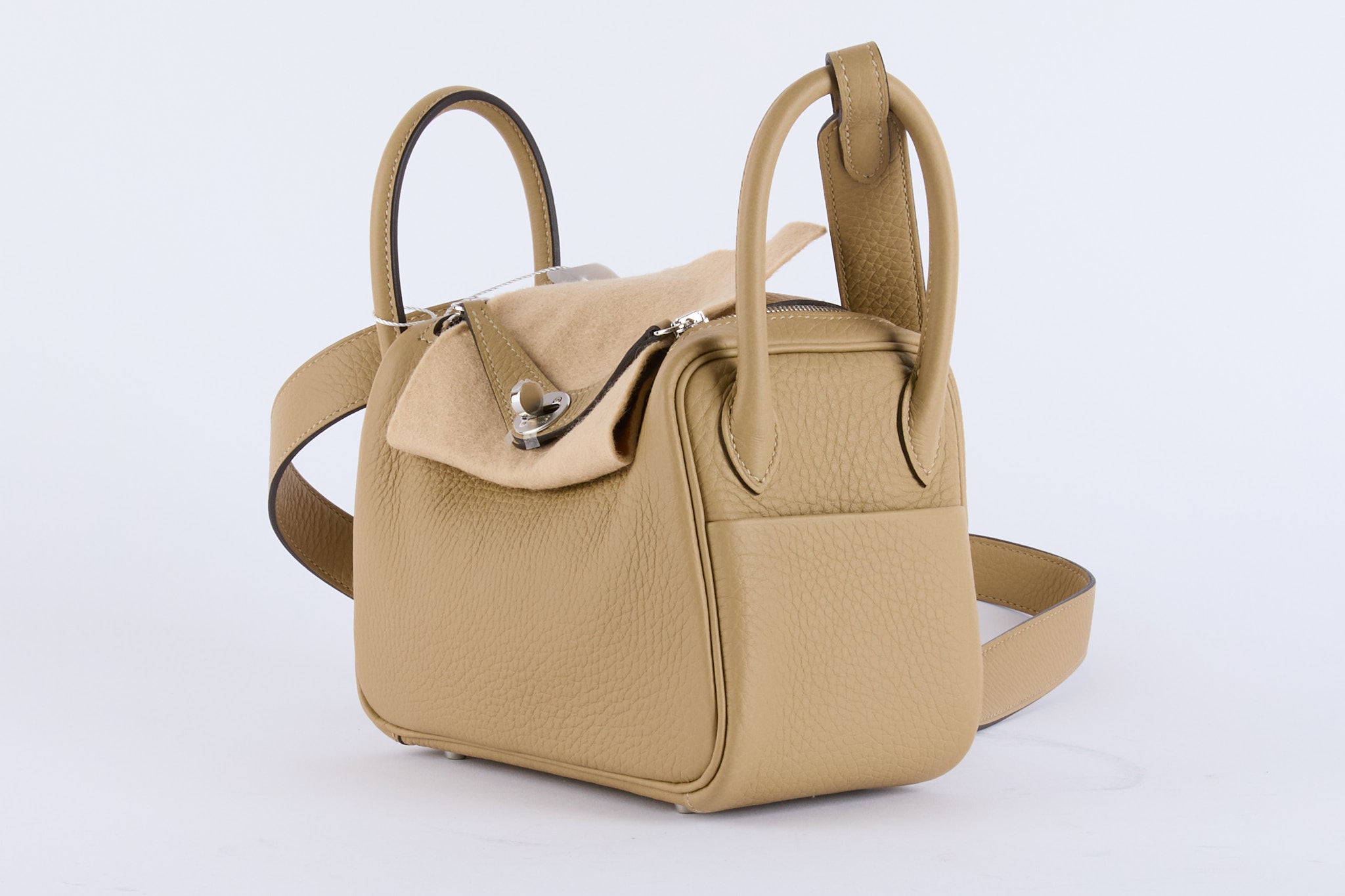 HERMES - Sac à main Mini Lindy Taurillon Clémence Beige - Hand bag