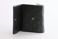 CHANEL - Portefeuille Classique Logo Lucky cuir vernis embossé gris - Wallet