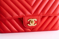 CHANEL - Sac bandoulière Mini Timeless chevron rouge - Hand Shoulder Bag