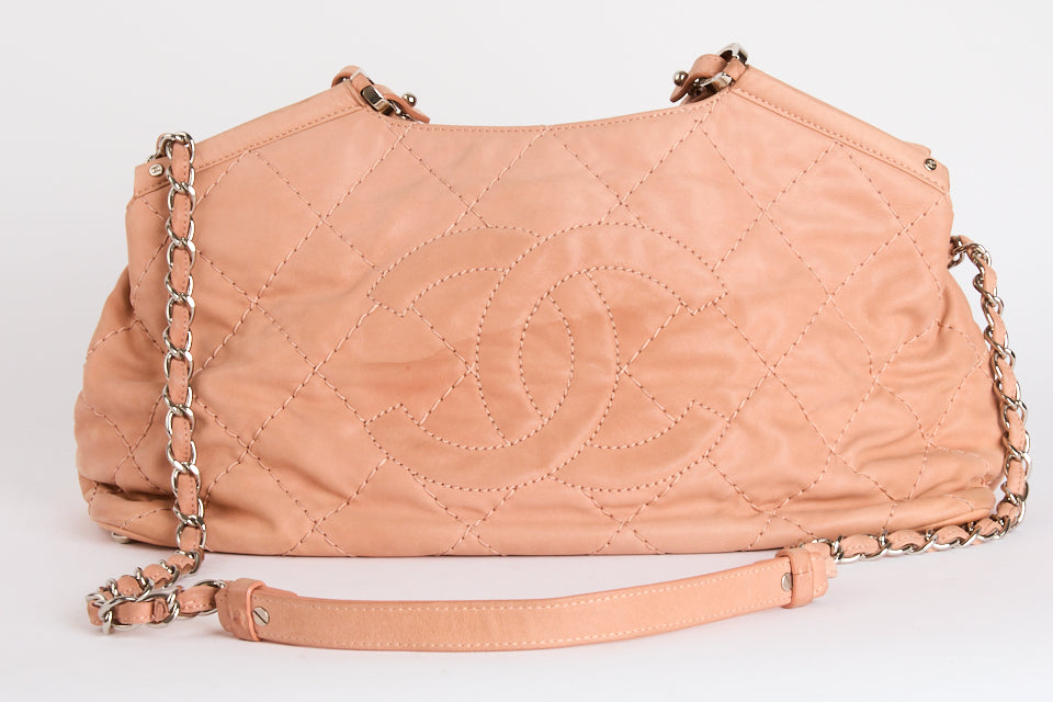 CHANEL - Sac à main Tote rose Logo CC toile rose - Hand bag