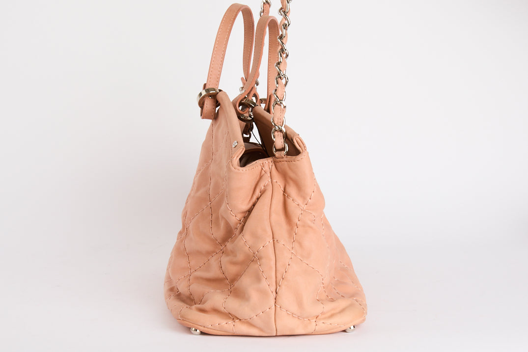 CHANEL - Sac à main Tote rose Logo CC toile rose - Hand bag