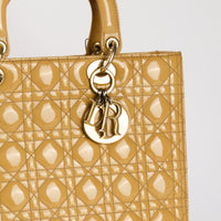 DIOR - Sac à main Lady Dior Large en cuir vernis jaune - Hand bag