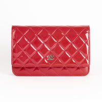 CHANEL - Sac bandoulière Wallet on Chain cuir vernis rose - Hand bag