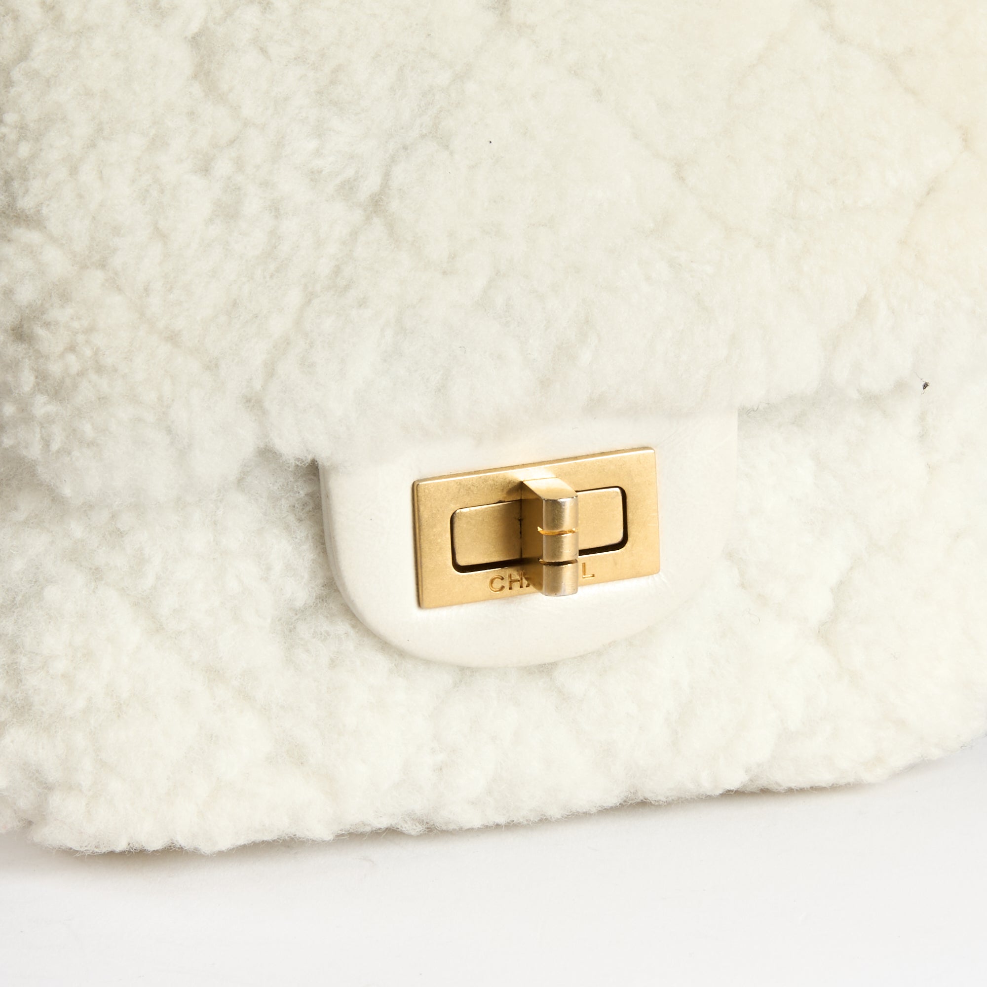 CHANEL - Sac bandoulière Mini 2.55 vertical Fourrure Shearling Blanc - Hand Shoulder bag