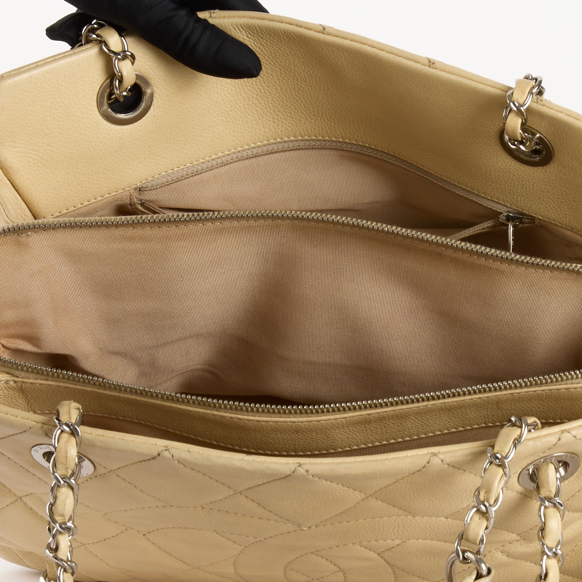 CHANEL - Sac à main Cabas Beige Caviar Logo cc - Hand Bag