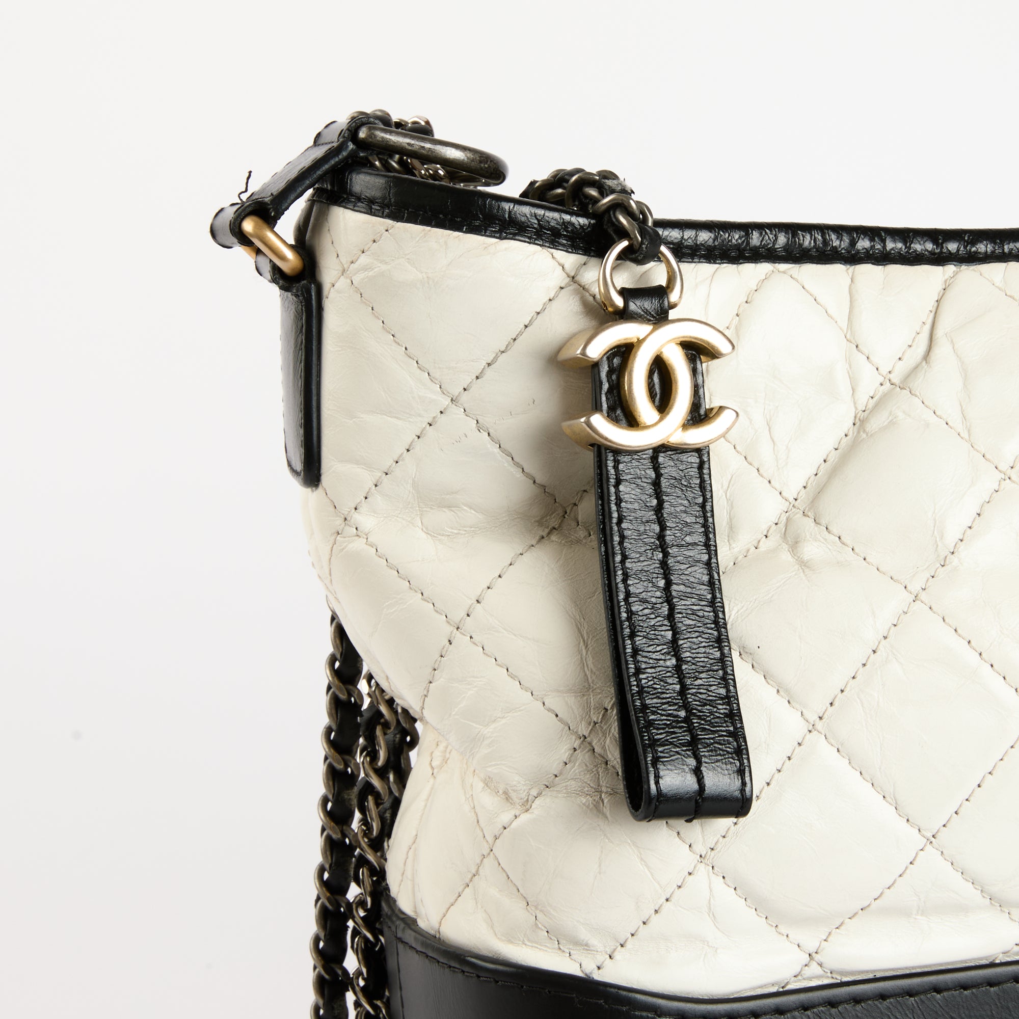 CHANEL - Sac bandoulière Gabrielle GM cuir blanc noir - Hand bag