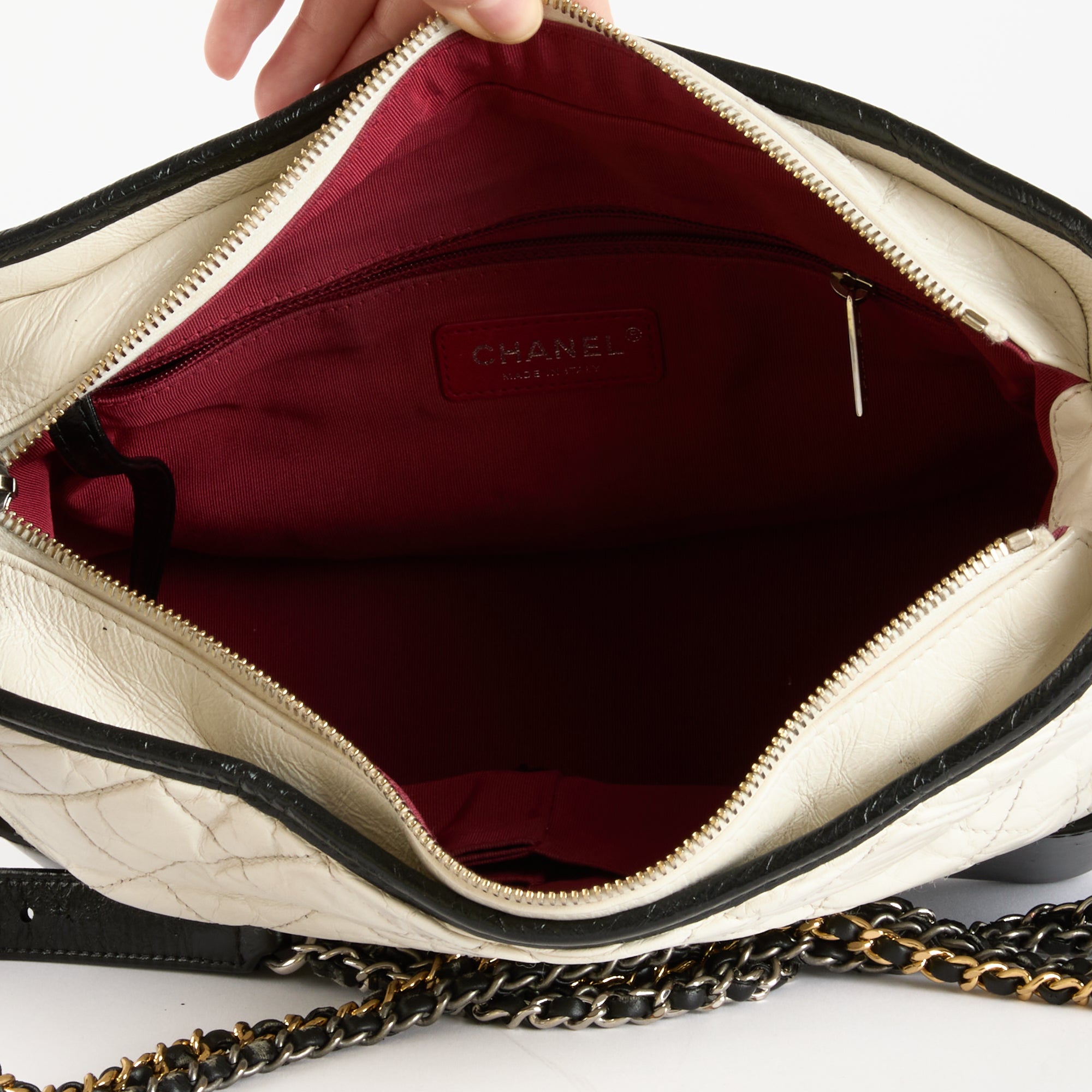 CHANEL - Sac bandoulière Gabrielle GM cuir blanc noir - Hand bag