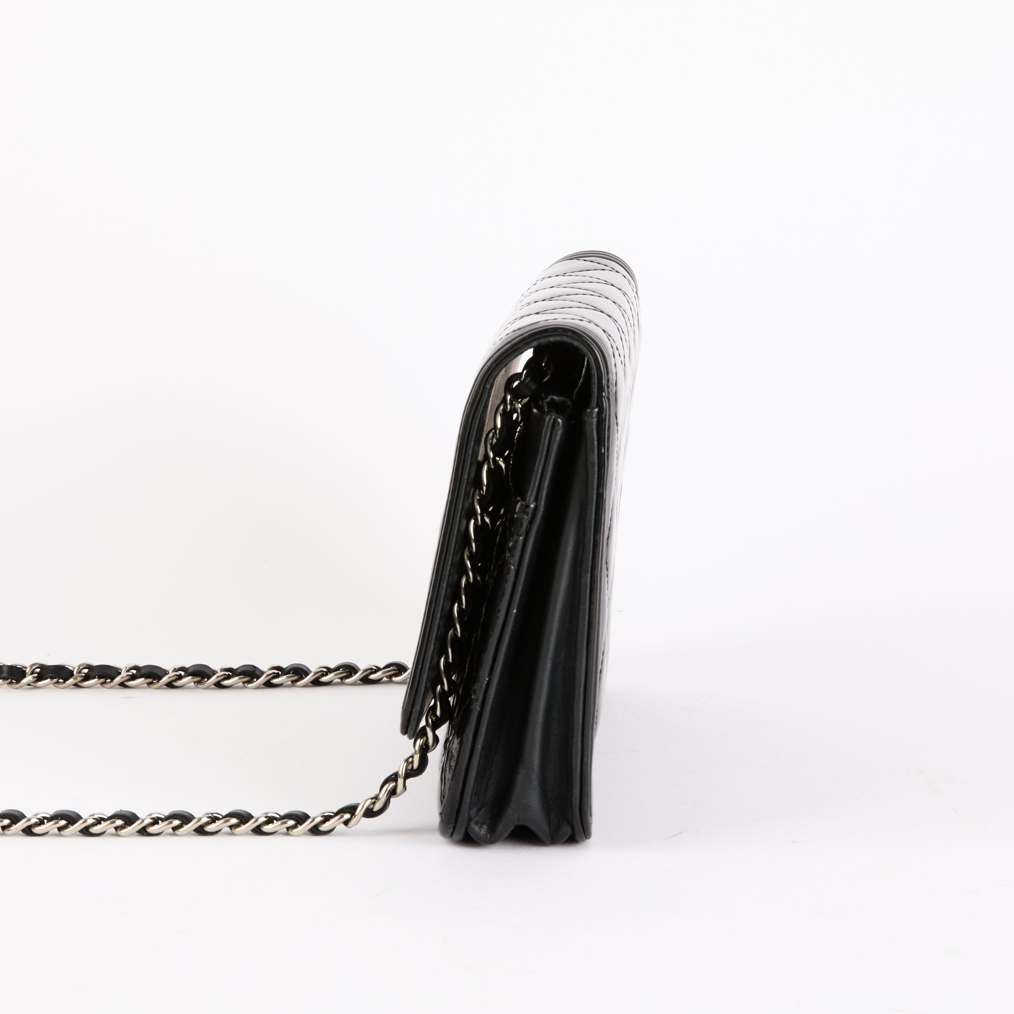 CHANEL - Sac bandoulière Wallet on Chain Boy vernis noir - Hand Bag