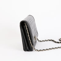 CHANEL - Sac bandoulière Wallet on Chain Boy vernis noir - Hand Bag