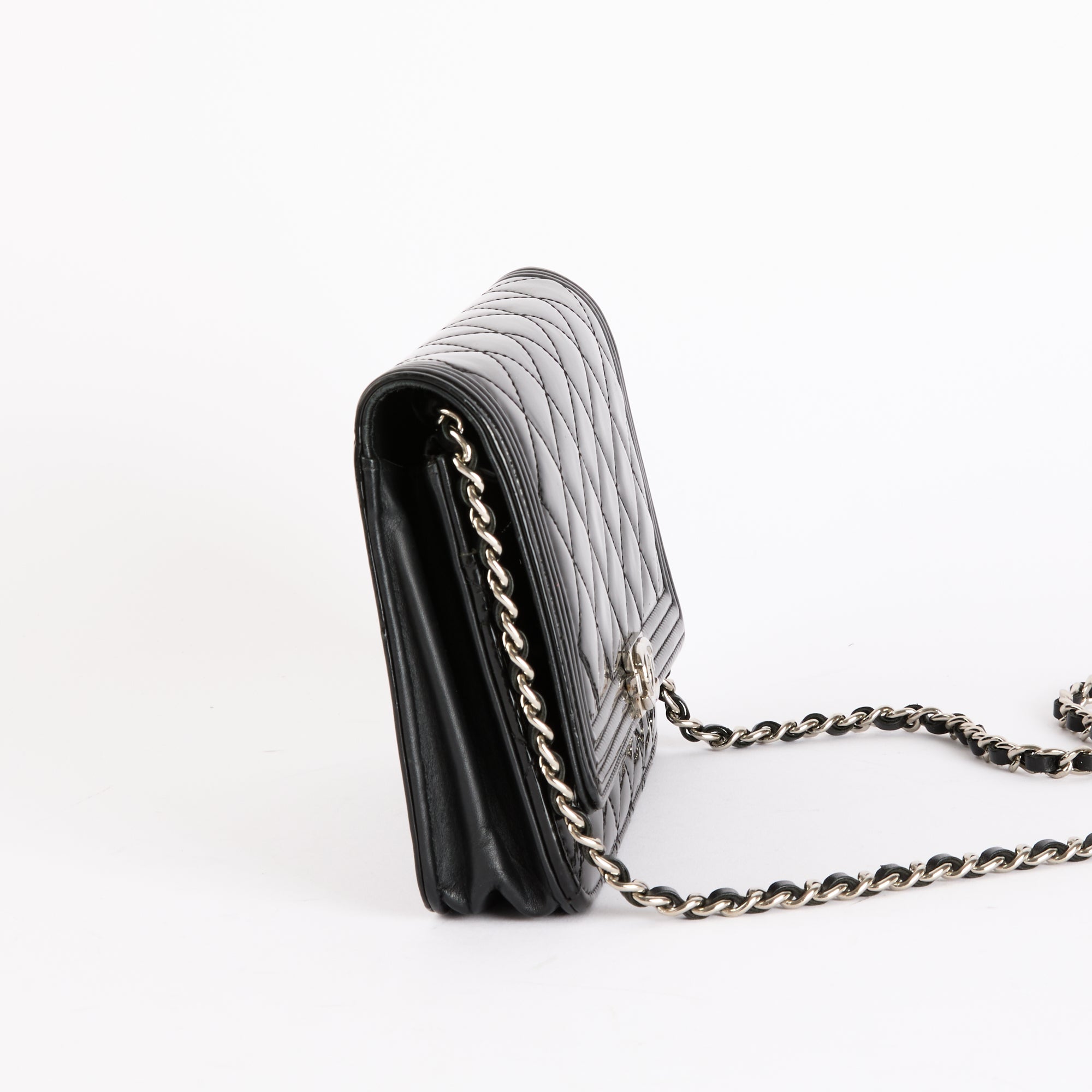 CHANEL - Sac bandoulière Wallet on Chain Boy vernis noir - Hand Bag