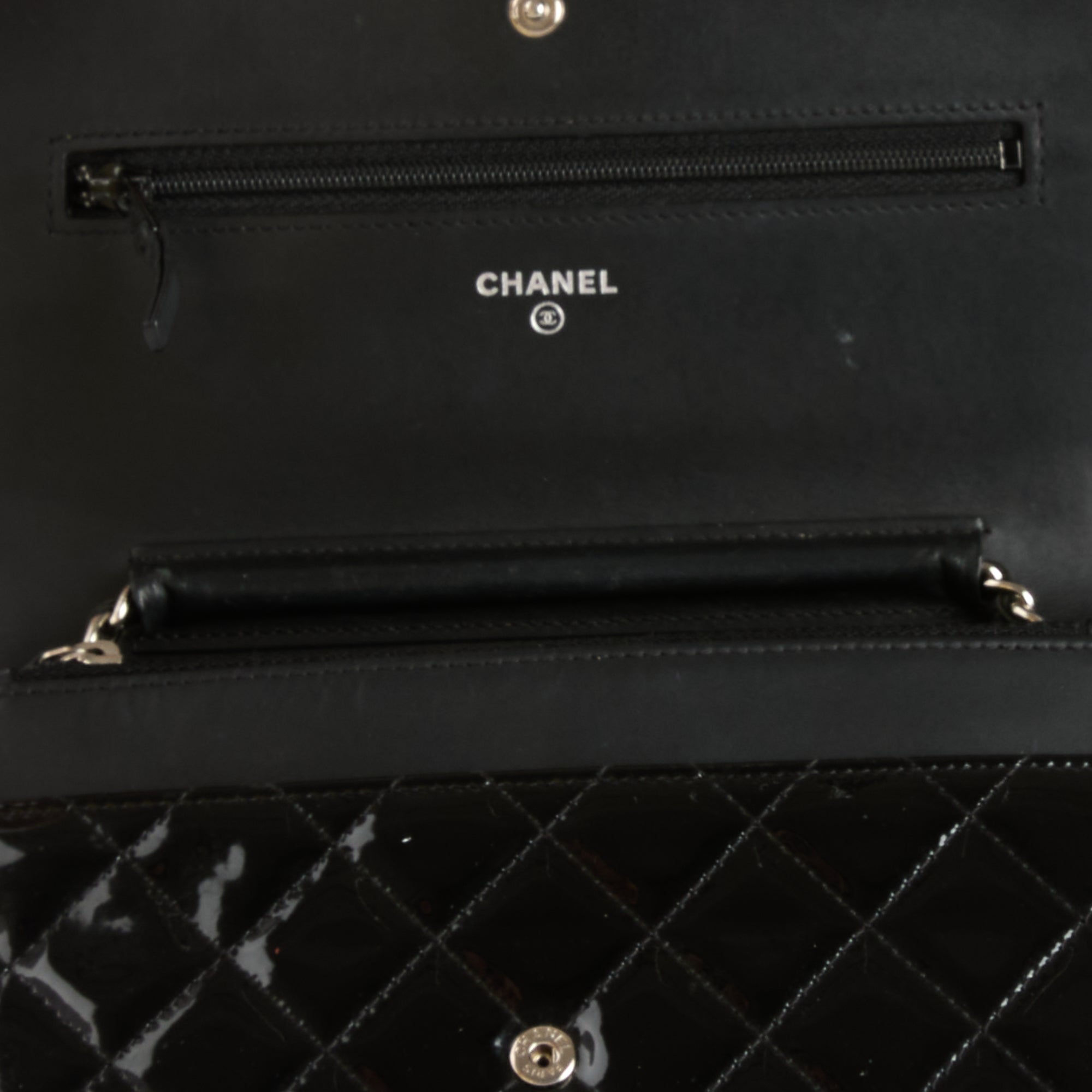CHANEL - Sac bandoulière Wallet on Chain Boy vernis noir - Hand Bag