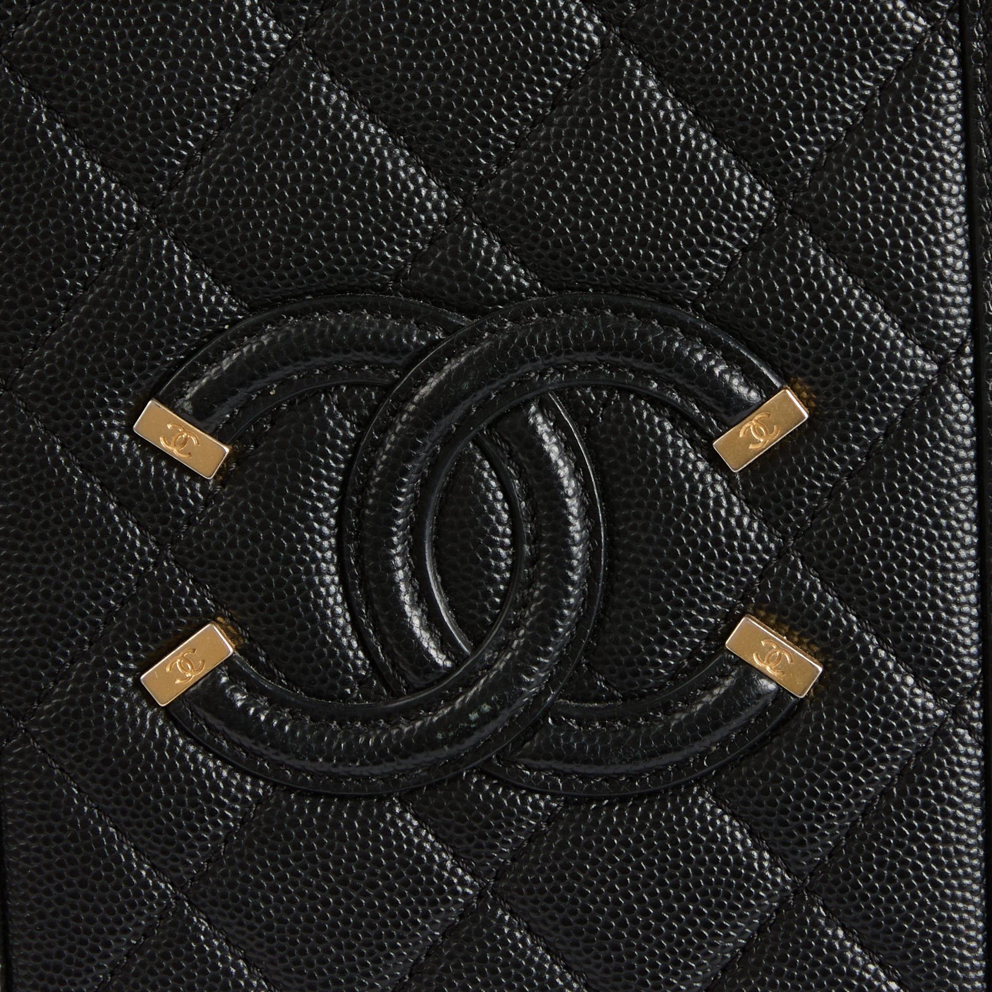 CHANEL - Sac bandoulière Vanity Vertical Logo CC cuir caviar - Hand Bag