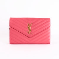 SAINT LAURENT - Sac bandoulière Enveloppe Cassandre cuir rose - Hand Bag