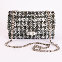 CHANEL - Sac bandoulière 2.55 Tweed Noir et Blanc - Hand bag
