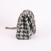 CHANEL - Sac bandoulière 2.55 Tweed Noir et Blanc - Hand bag