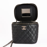 CHANEL - Sac bandoulière Vanity CC cuir caviar noir - Hand Bag