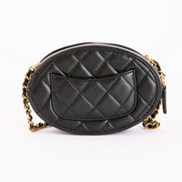 CHANEL - Sac bandoulière Coco Mark plaque doré cuir noir - Hand bag