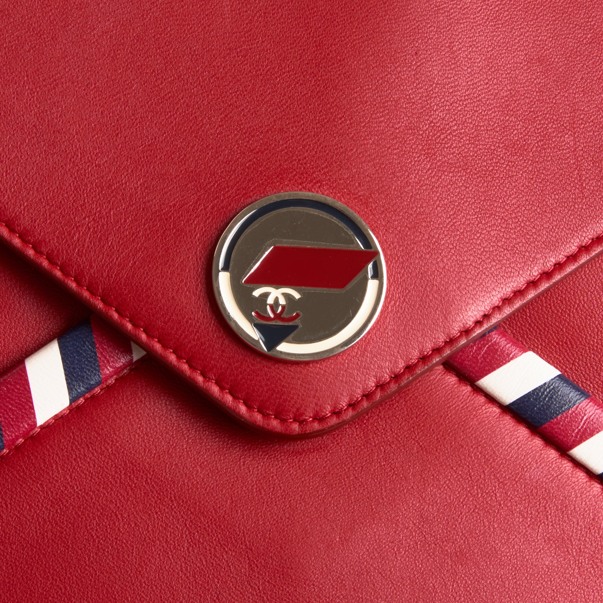 CHANEL - Sac à main Pochette Enveloppe Airlines cuir rouge - Hand clutch bag