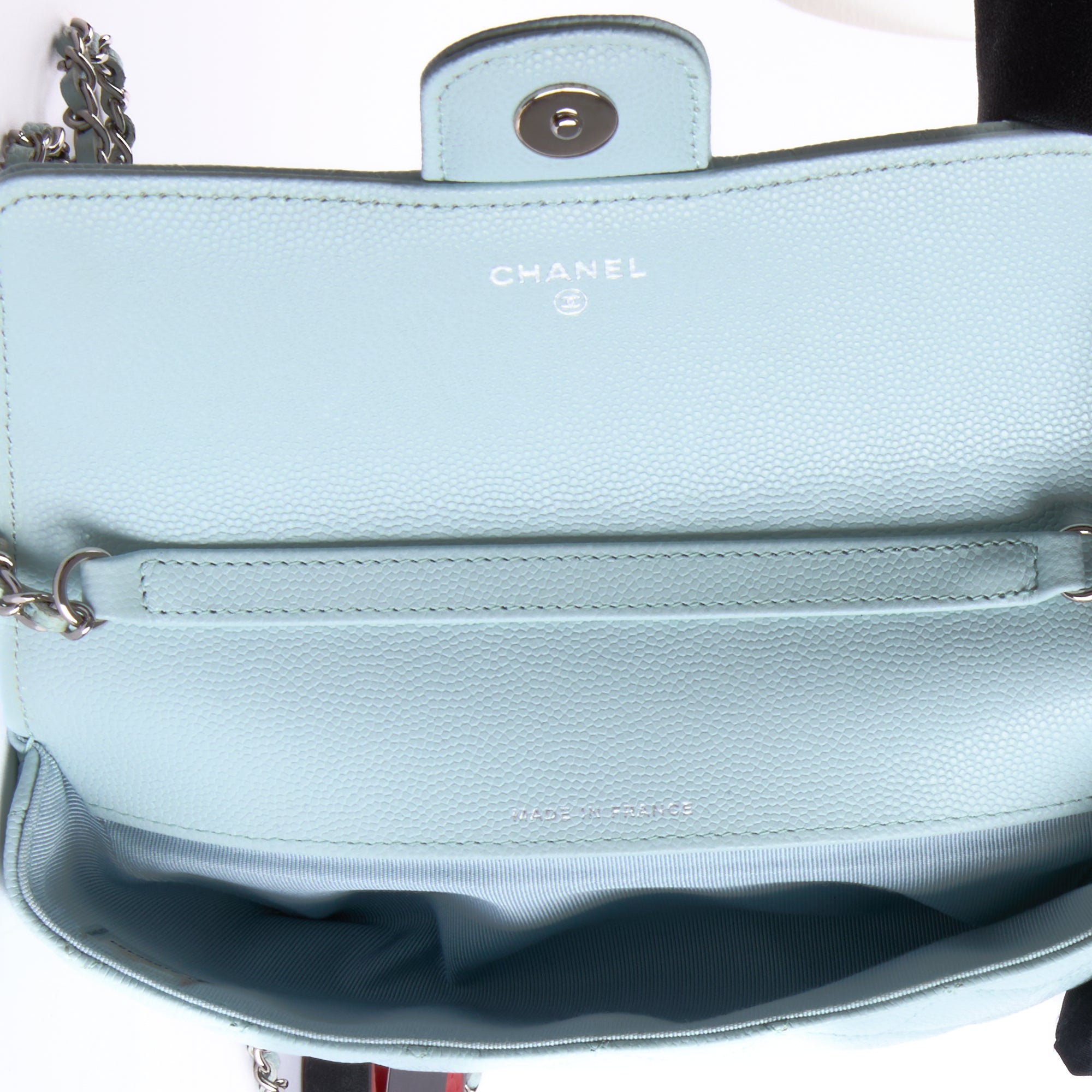 CHANEL - Pochette Timeless Caviar Bleu Ciel - Shoulder Bag