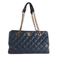 CHANEL - Sac à main Shopping Cambon Logo CC cuir bleu marine - Hand Bag